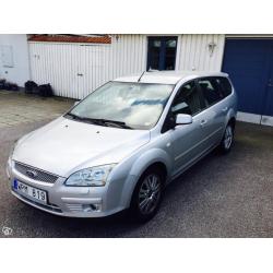 Ford Focus GHIA 1.6 kombi -05