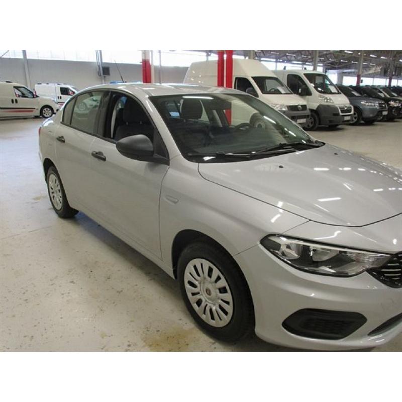 Fiat Tipo Sedan 1,4 95 hk 6 Växlad Manuell Po -16