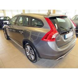 Volvo V60 Cross Country D4 AWD Bus Adv Summum -17