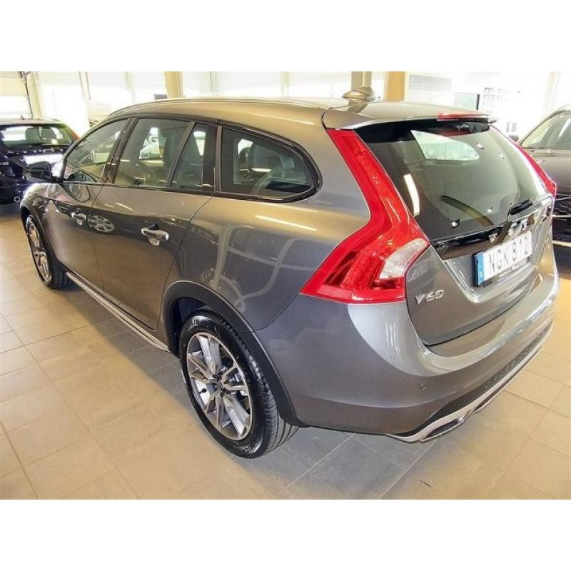 Volvo V60 Cross Country D4 AWD Bus Adv Summum -17