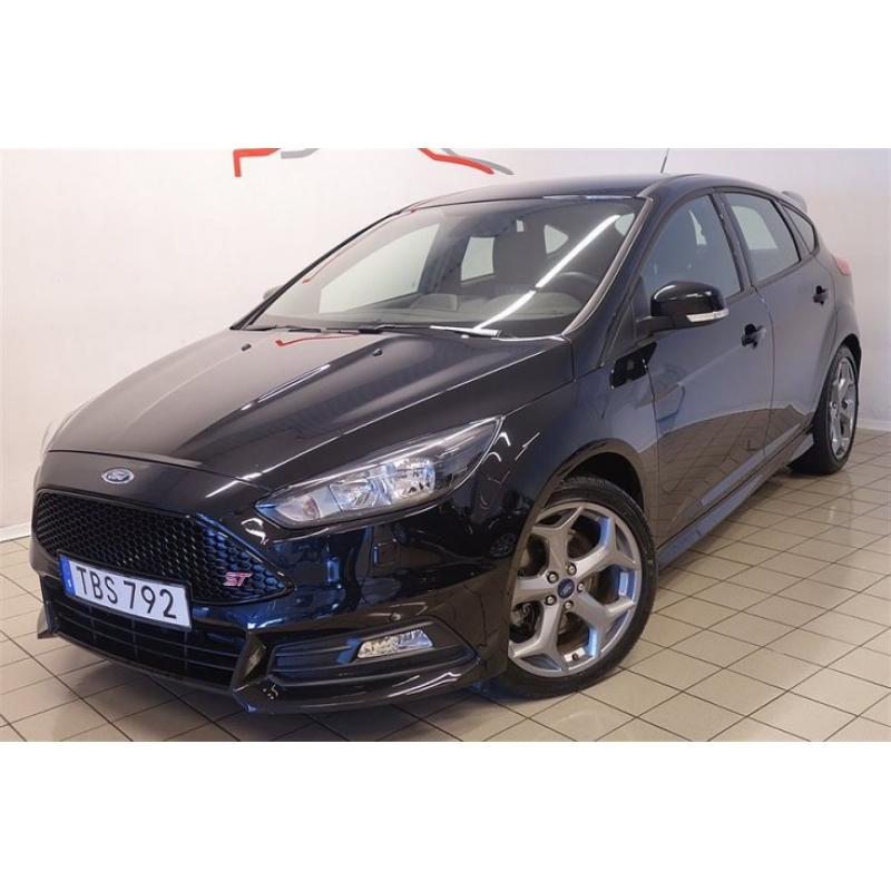 Ford Focus ST 2.0 250 5-d -15