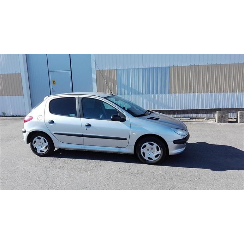 Peugeot 206 1.6 5dr (109hk) 10500KR -02