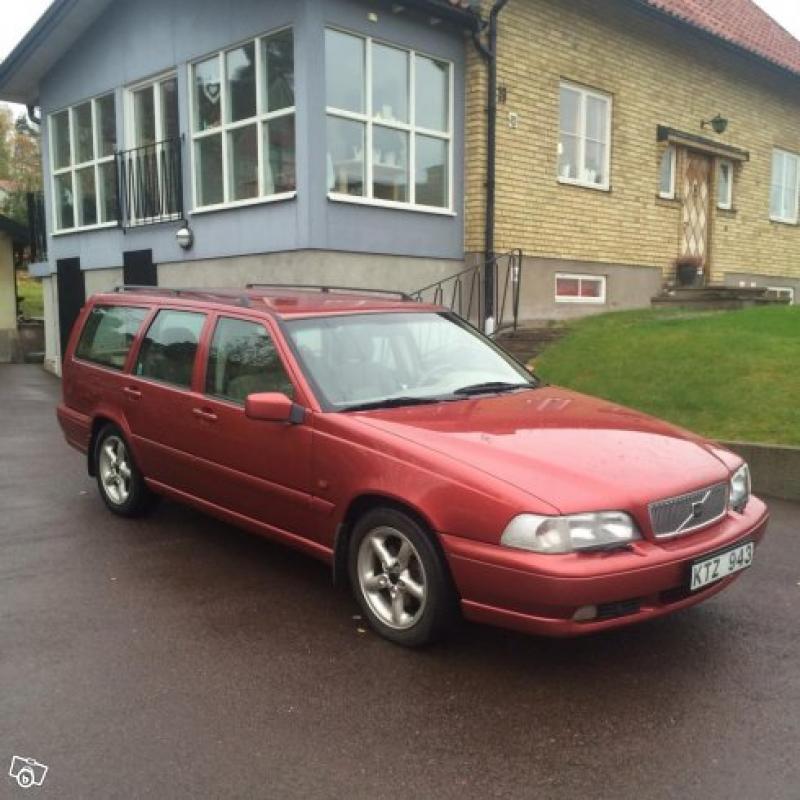 Mycket FIN och VÄLVÅRDAD Volvo V70 GLT -97