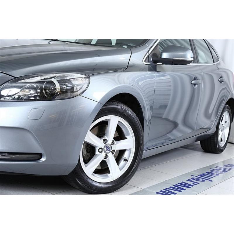 Volvo V40 D2 Your Momentum -16