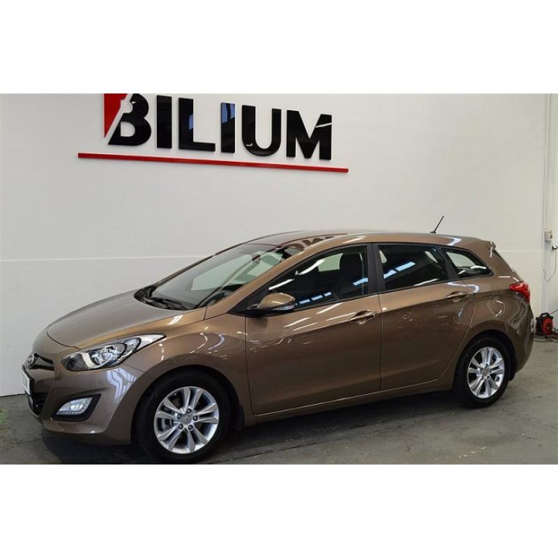 Hyundai i30 1.6 Automat Comfort 650 mil Nybil -14