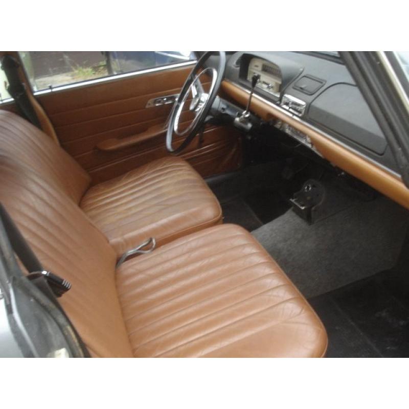 Peugeot 404 Injection skinn taklucka