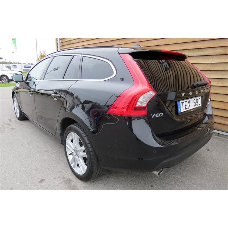 Volvo V60 D4 AWD Momentum DE / Aut. / VOC -13