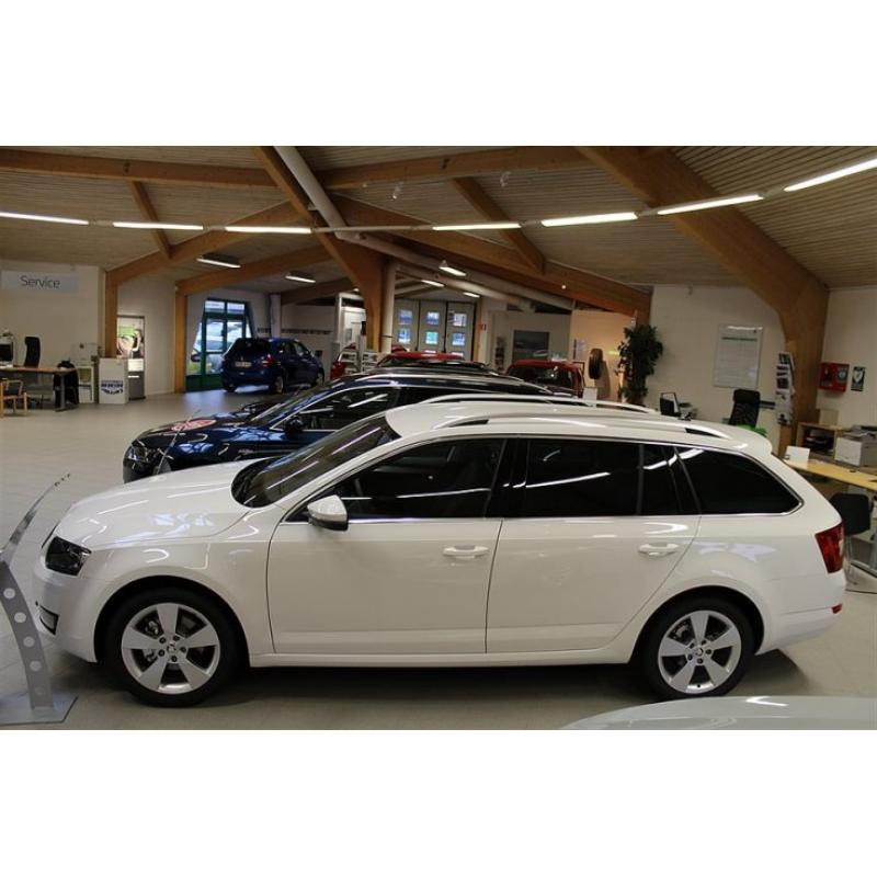 Skoda Octavia Combi Style TSI 150 * SISTA EX -16